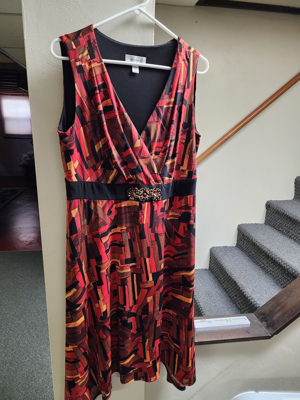 Dressbarn Sz 14sleeveless V-Neck Red Geometric Print Dress Embellished Waist